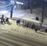 В Нижнем Тагиле подростки толпой избили парня на трамвайной остановке в центре города (ВИДЕО) - Между Строк