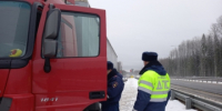 Сотрудники Госавтоинспекции МУ МВД России «Нижнетагильское» проводят ОПМ «Грузовик» - МУ МВД "Нижнетагильское" 