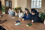 Фото. Студентам предложили познакомиться с текстами романа на русском и английском языках, порекомендовали книги Валентины Ивашевой и Майи Тугушевой