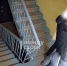 Жители пятиэтажки на Тагилстрое вновь жалуются на наркоманов. Видеокамеры не спасают, полиция не помогает - Между Строк