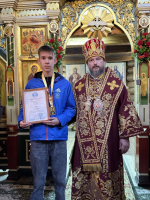 В день воинской славы России: владыка Мелитон наградил епархиальными наградами спортсменов из г.Новоуральска