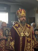 В Неделю 6-ю по Пасхе, о слепом, Преосвященный Мелитон возглавил Божественную Литургию в г.Лесном