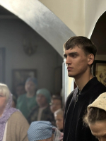 В Неделю 6-ю по Пасхе, о слепом, Преосвященный Мелитон возглавил Божественную Литургию в г.Лесном
